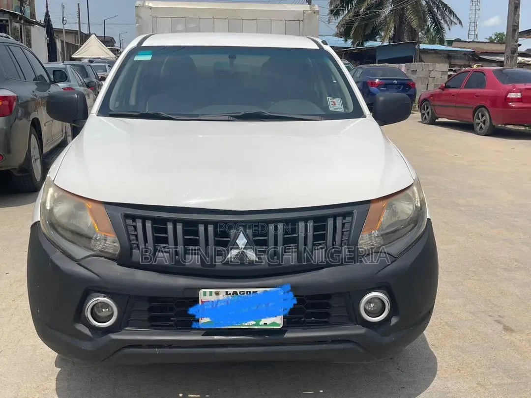 Mitsubishi L200 2016 White