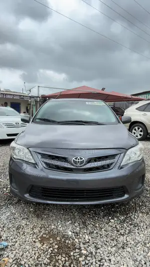 Toyota Corolla LE 4dr Sedan (1.8L 4cyl 4A) 2012 Gray