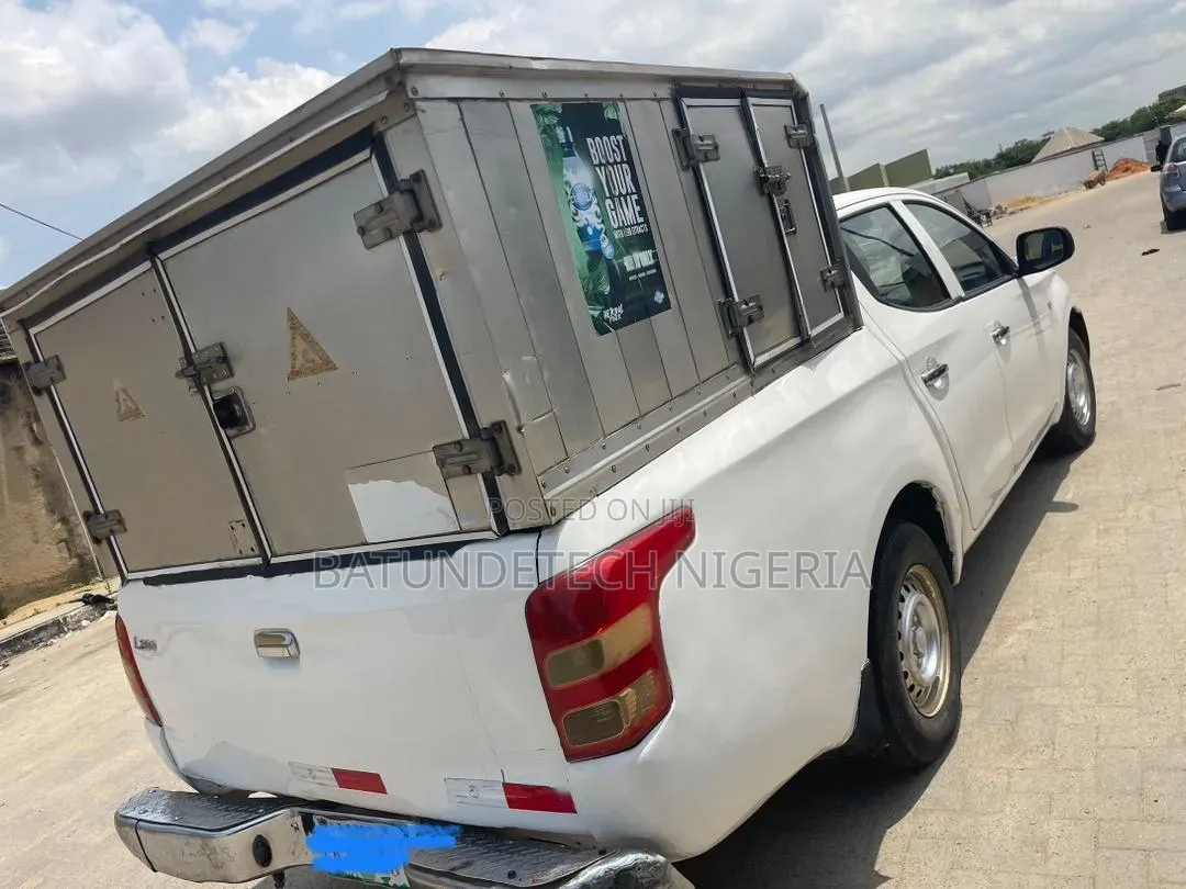 Mitsubishi L200 2016 White