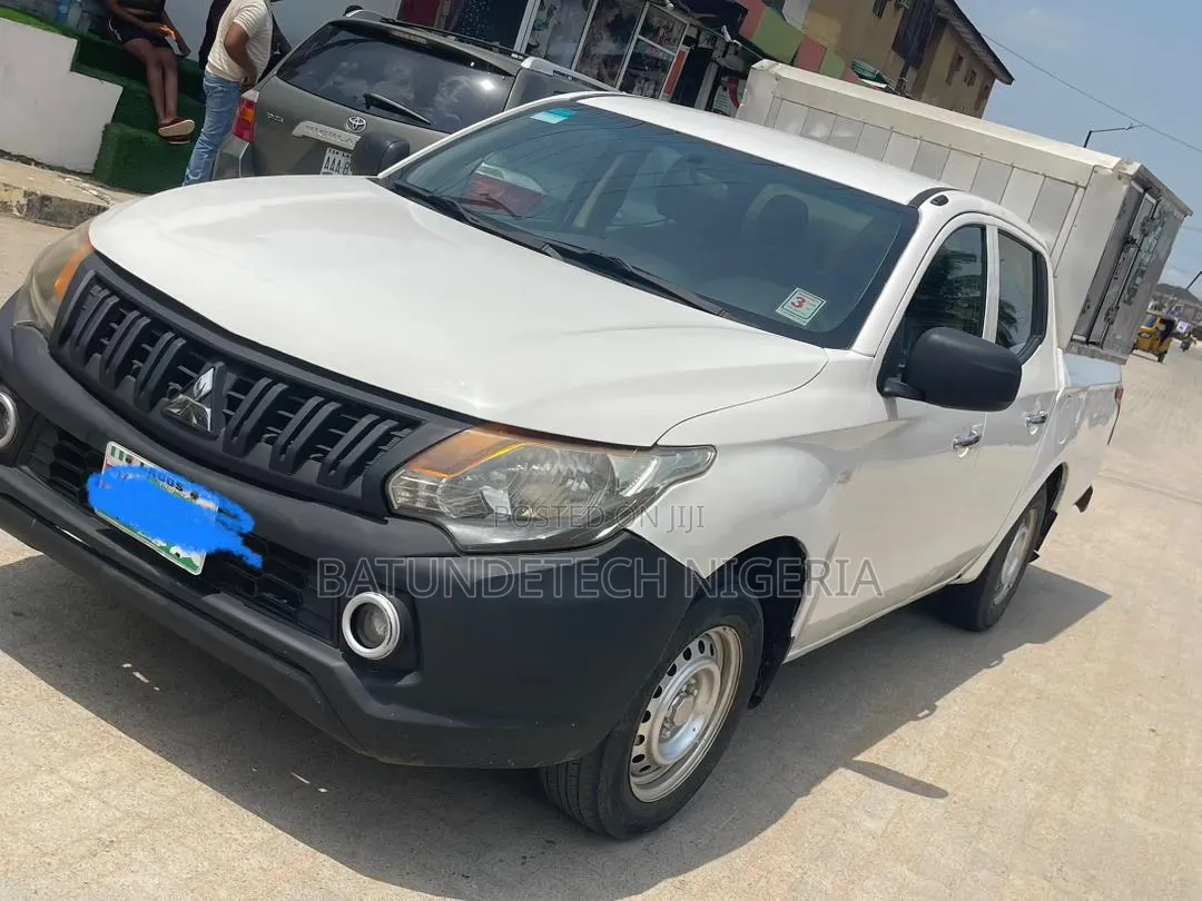 Mitsubishi L200 2016 White
