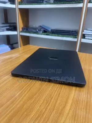 Laptop Apple MacBook Air 2022 M2 8GB Apple M2 SSD 256GB