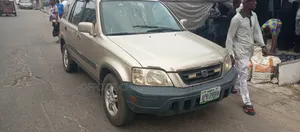 Honda CR-V 2004 Gold