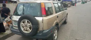 Honda CR-V 2004 Gold
