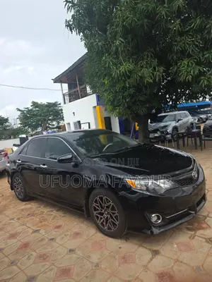 Toyota Camry SE 4dr Sedan (2.5L 4cyl 6A) 2014 Black