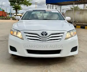 Toyota Camry LE 4dr Sedan (2.5L 4cyl 6AM) 2010 White