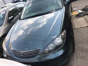 Toyota Camry 2005 Gray