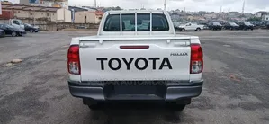 New Toyota Hilux 2025 White