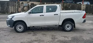 New Toyota Hilux 2025 White