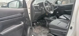 New Toyota Hilux 2025 White