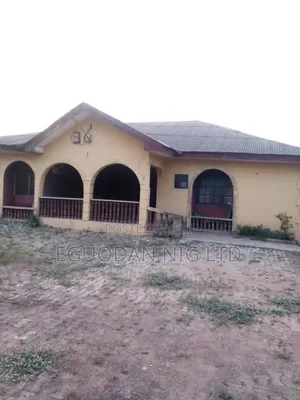 4bdrm Bungalow in Akinbo - Akute Off, Yakoyo/Alagbole for sale
