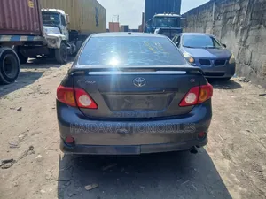 Toyota Corolla 2010 Gray