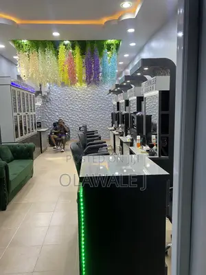 Female Hairdresser Urgently Needed