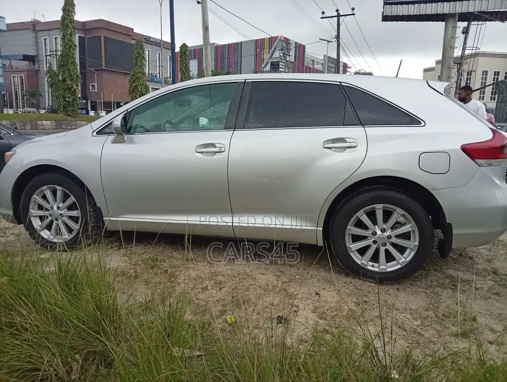 Toyota Venza 2009 Silver