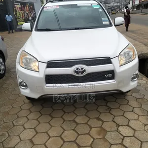 Toyota RAV4 2012 White