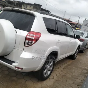 Toyota RAV4 2012 White