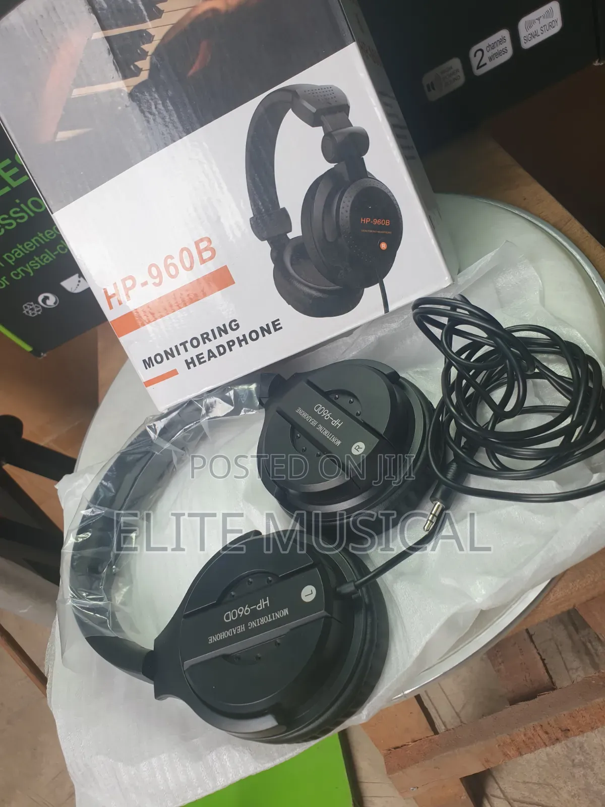 Professional HP-960B Headphone