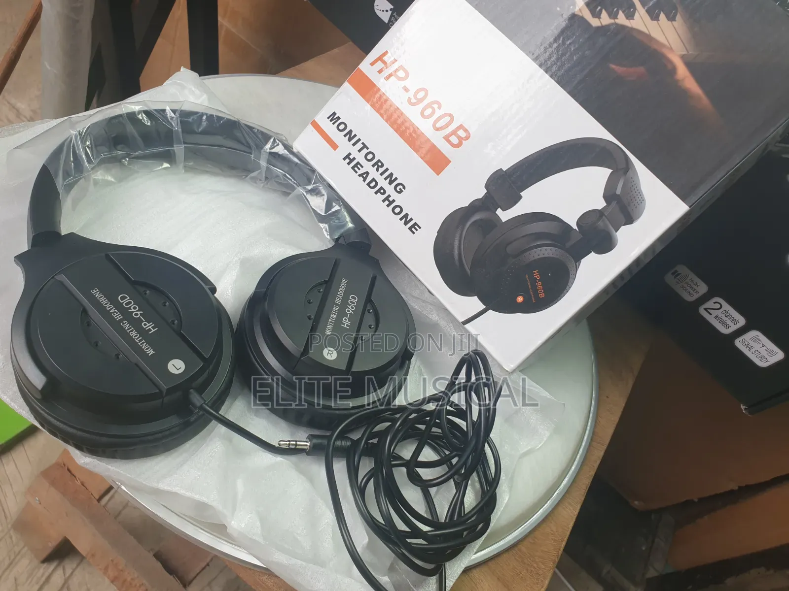 Professional HP-960B Headphone