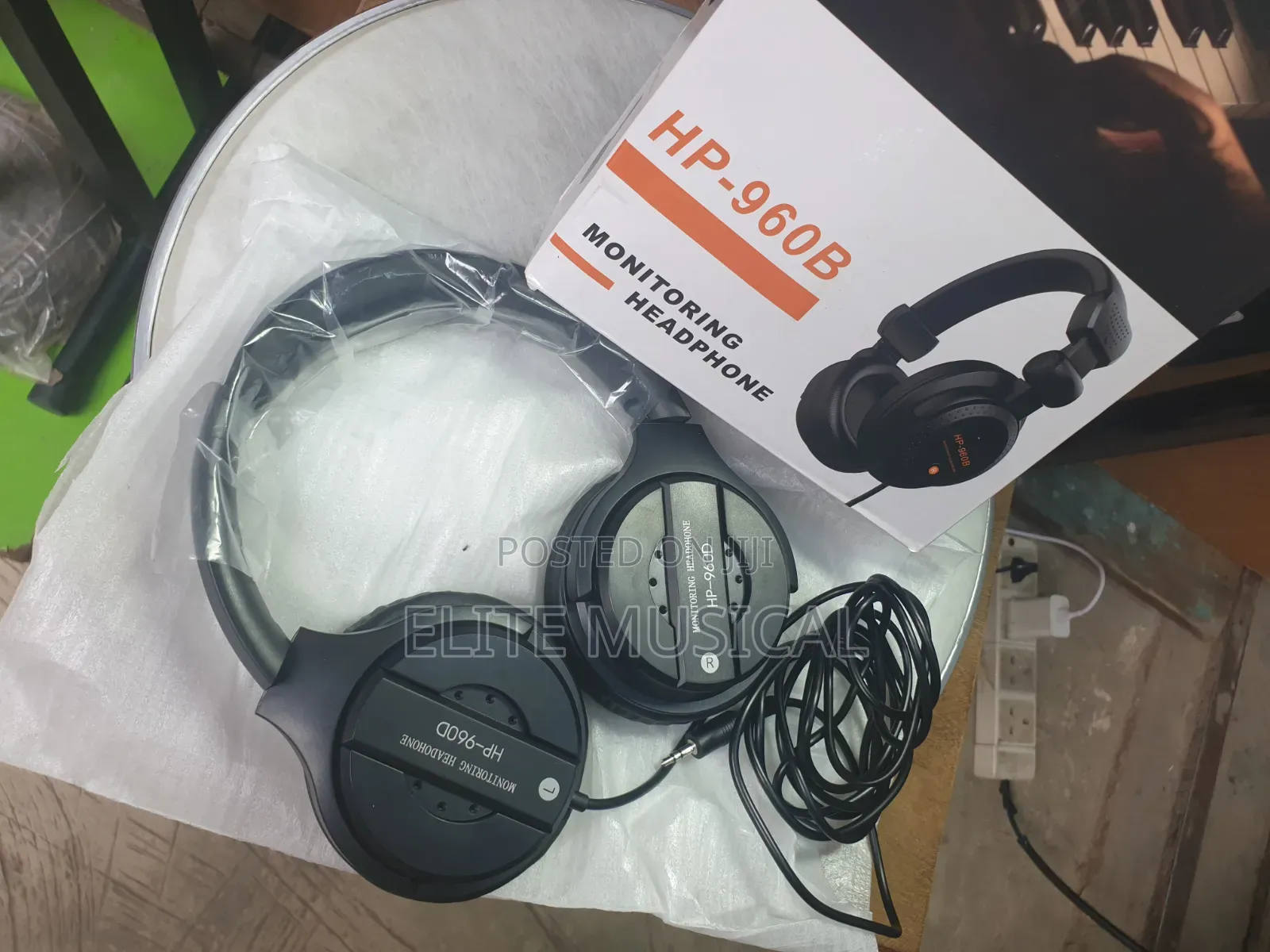 Professional HP-960B Headphone