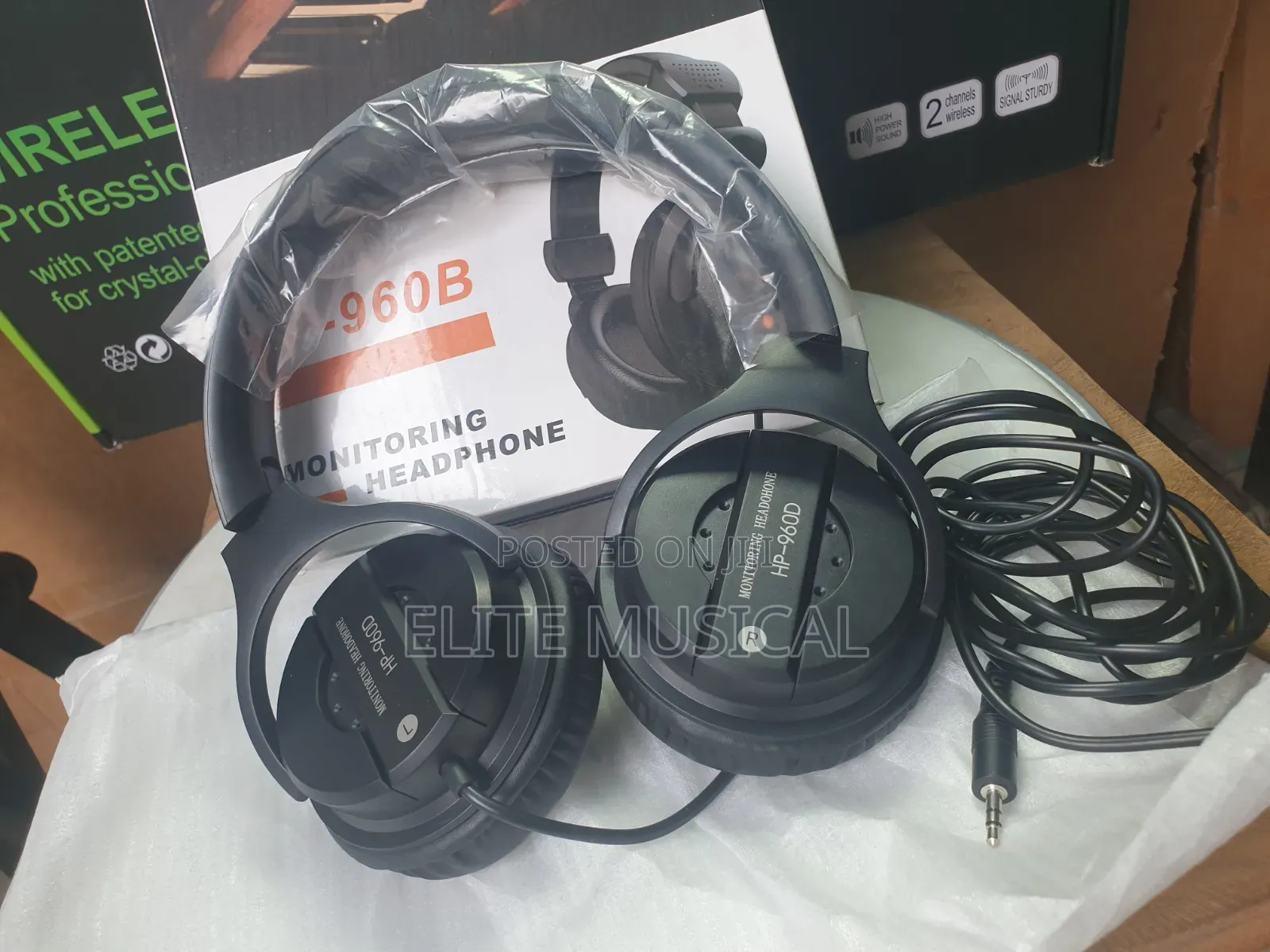 Professional HP-960B Headphone