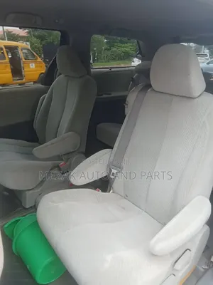 Toyota Sienna 2011 Gray