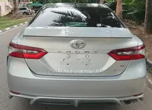 Toyota Camry SE 2022 Silver
