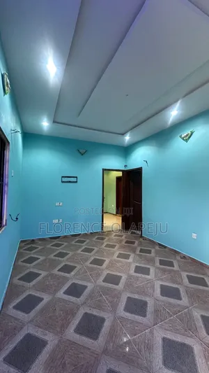 2bdrm Block of Flats in Ireakari, Akala Express for rent