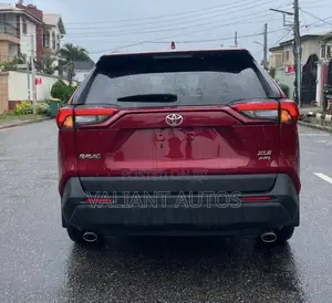 Toyota RAV4 2019 Red