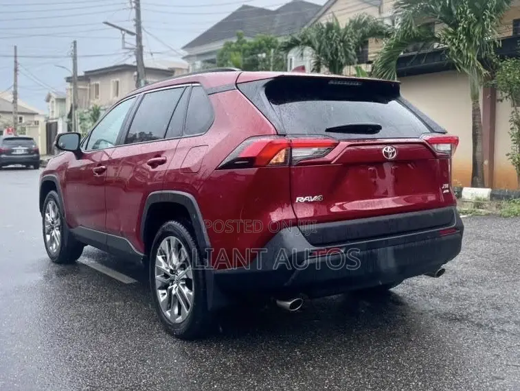 Toyota RAV4 2019 Red