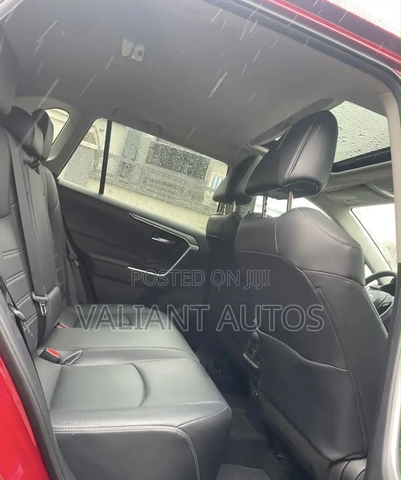 Toyota RAV4 2019 Red