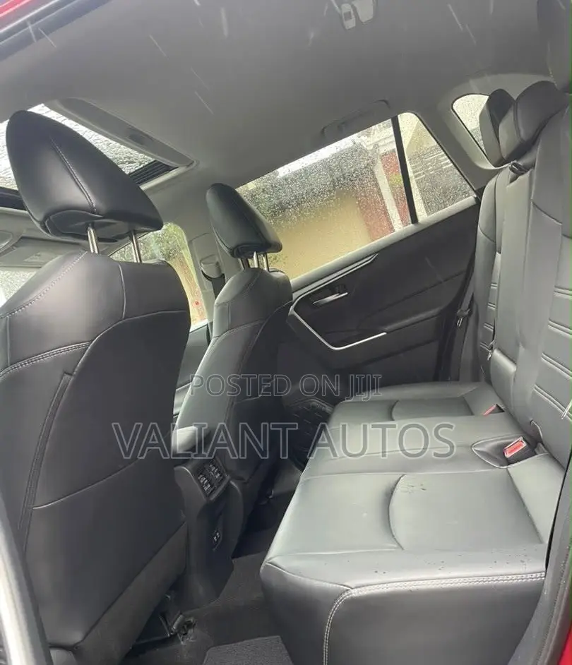Toyota RAV4 2019 Red