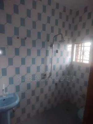 2bdrm Block of Flats in Ireakari Estate, Akala Express for rent