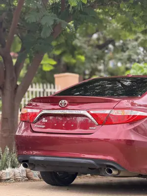 Toyota Camry XLE 4dr Sedan (3.5L 6cyl 6A) 2015 Maroon