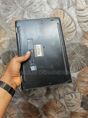 Laptop Lenovo 300e 4GB Intel Celeron SSD 128GB