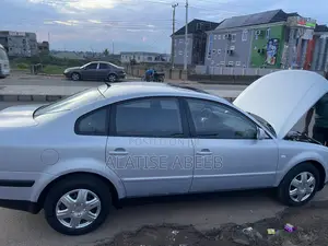 Volkswagen Passat 2000 Silver