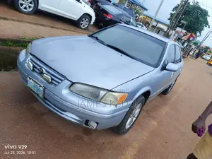 Toyota Camry 2000 Blue