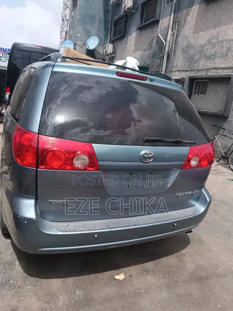 Toyota Sienna 2008 Blue
