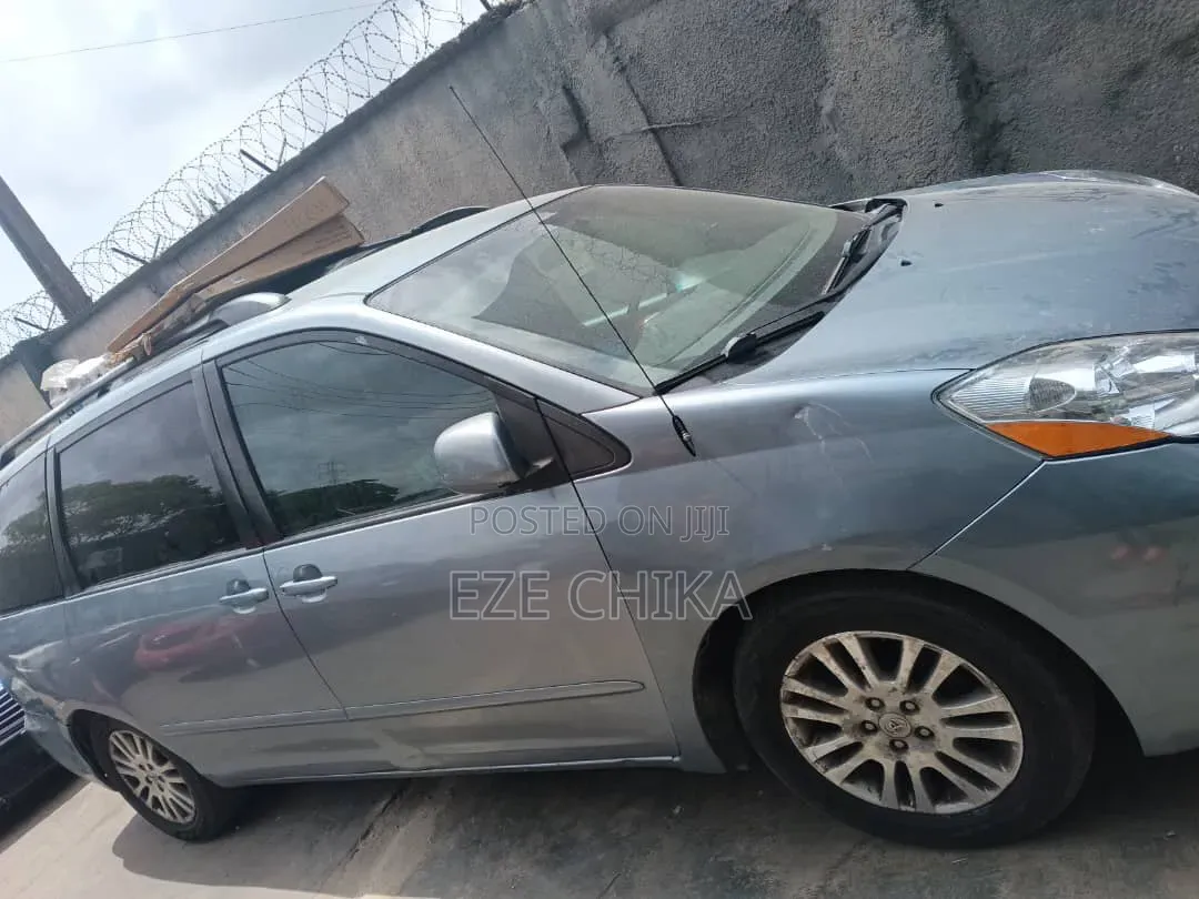 Toyota Sienna 2008 Blue