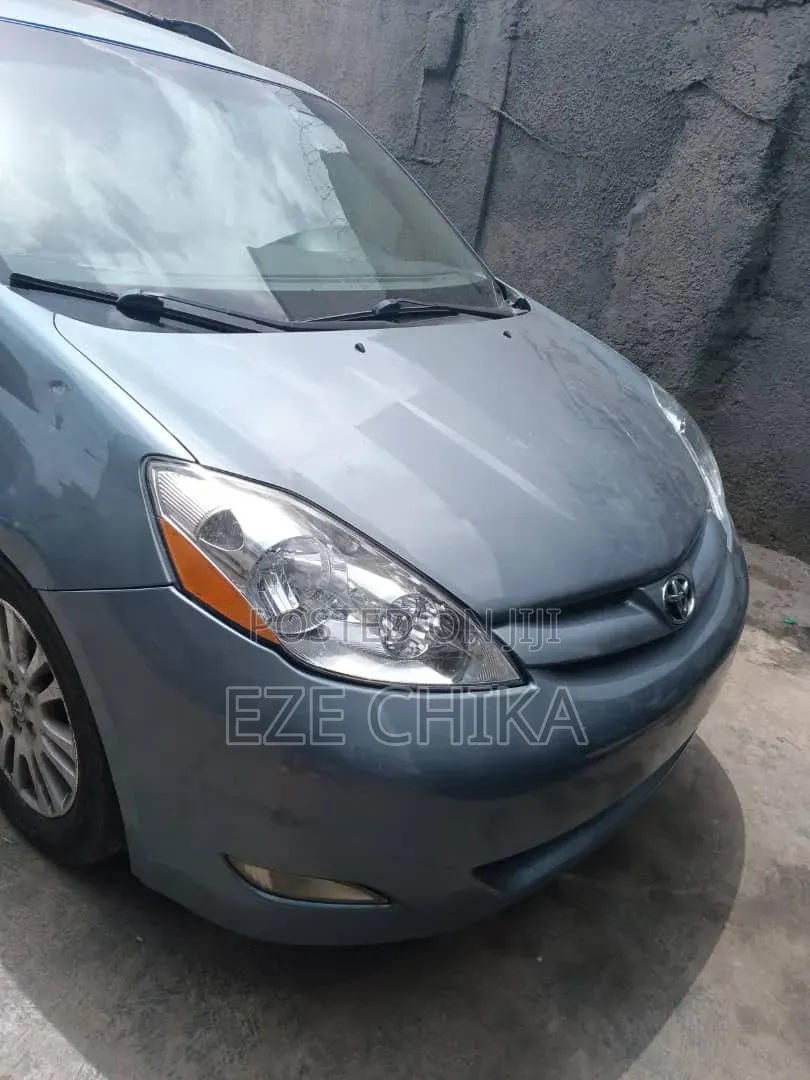 Toyota Sienna 2008 Blue