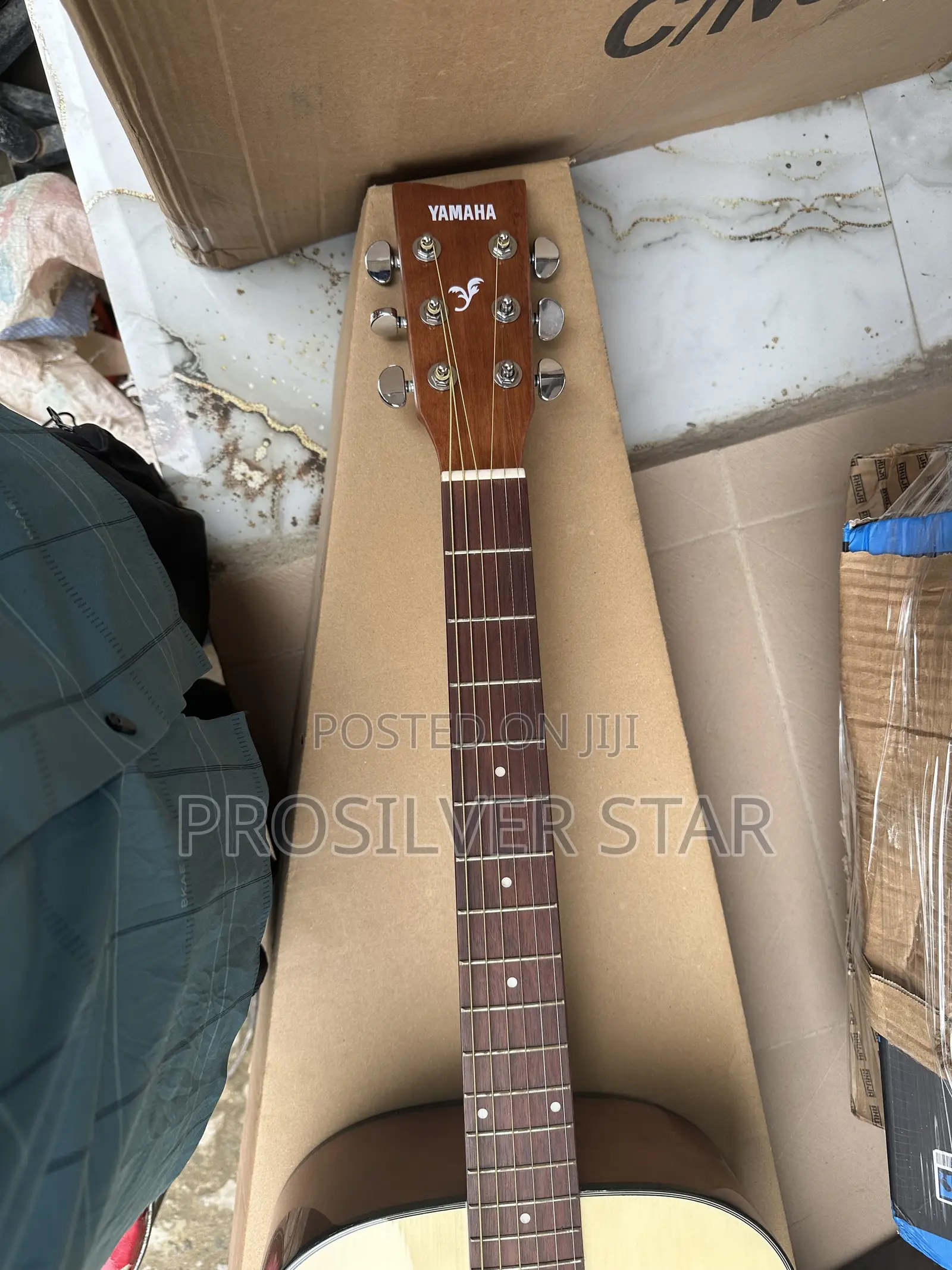 Yamaha 41-Inch Acoustic Guitar