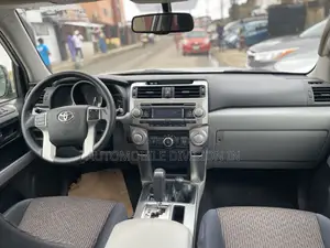 Toyota 4-Runner SR5 4WD 2012 Silver