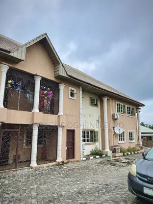 5bdrm Duplex in Ugheli for sale