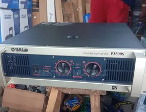 Yamaha P3500S Professional Power Amplifier