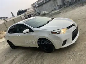 Toyota Corolla 2015 White