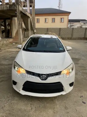 Toyota Corolla 2015 White