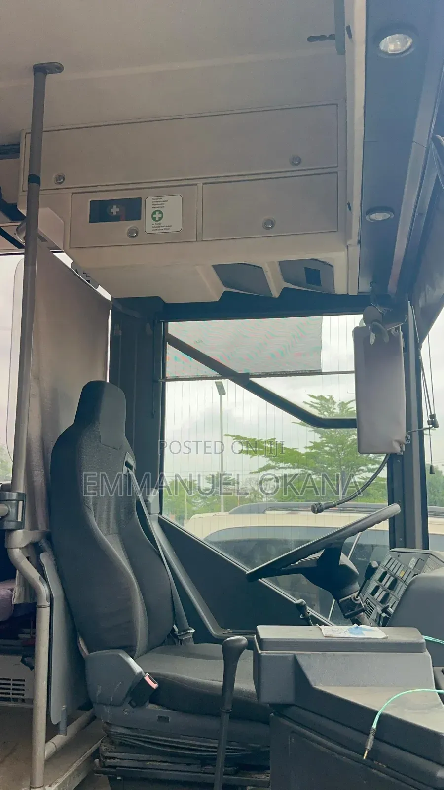 Bus 2017 White