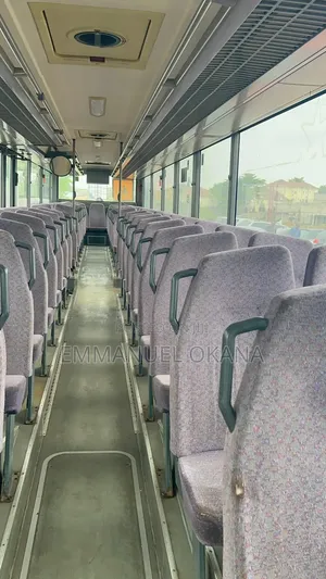 Bus 2017 White
