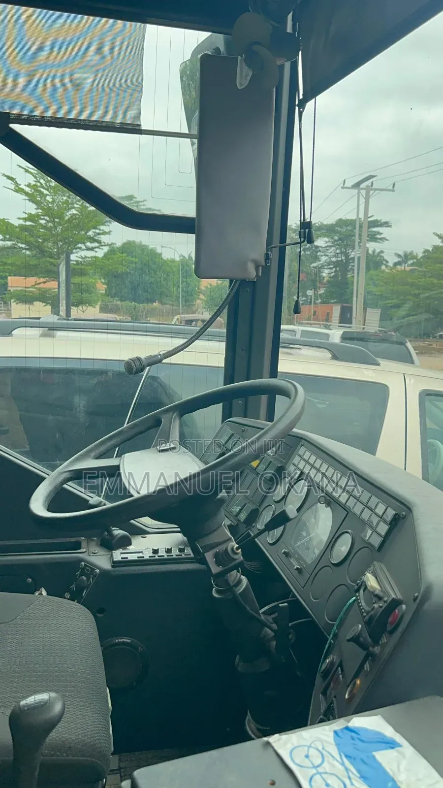 Bus 2017 White