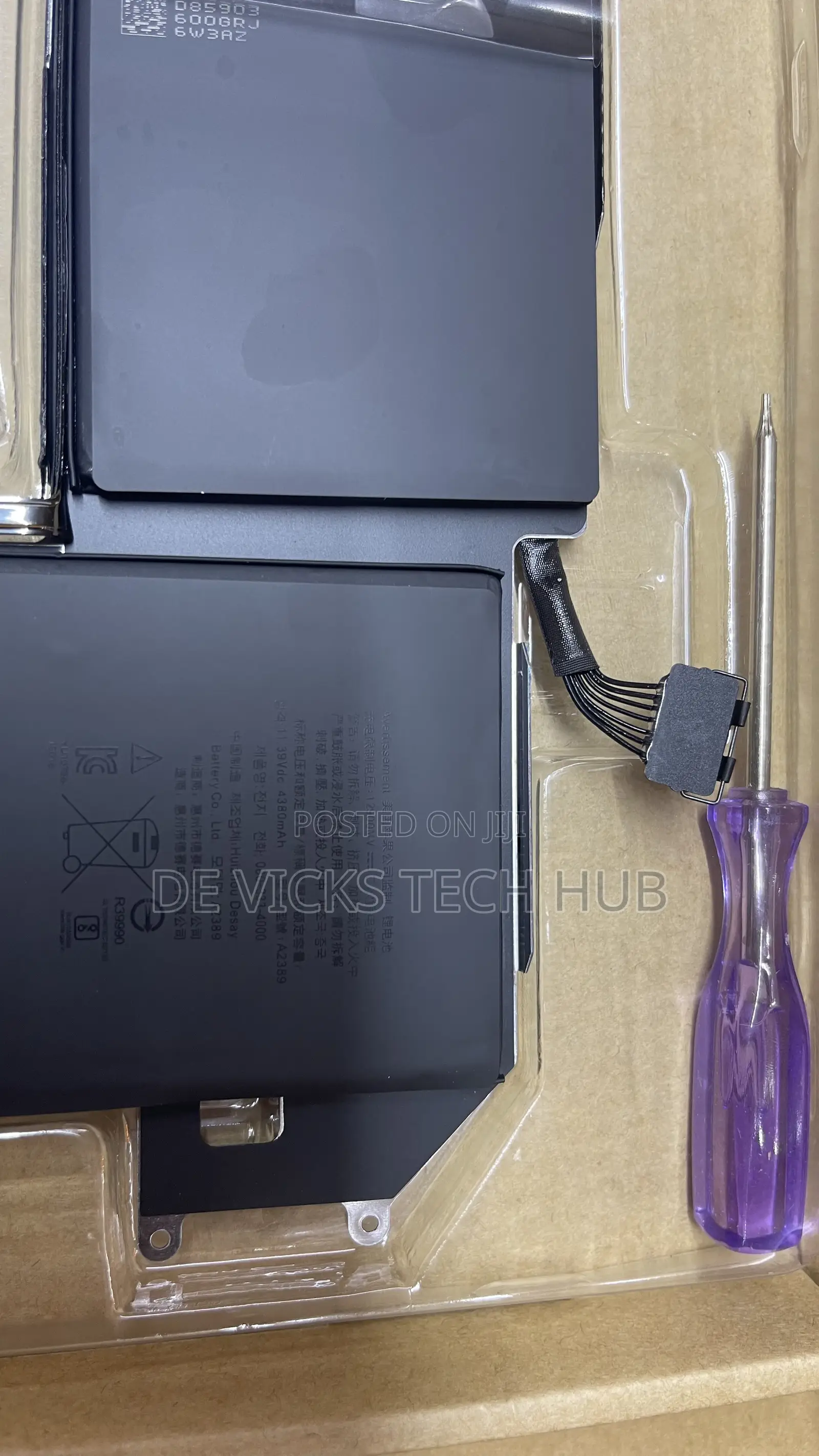 Apple MacBook Air 13-Inch M1 (2020)