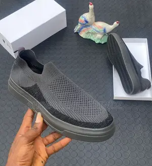 Trendy Sole Tennis Sneakers