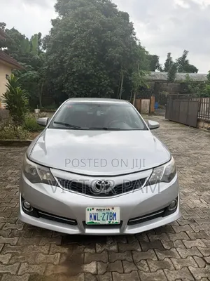 Toyota Camry SE 4dr Sedan (2.5L 4cyl 6A) 2012 Silver
